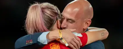 El beso de Rubiales a Alexia Putellas El beso de Rubiales a Alexia Putellas