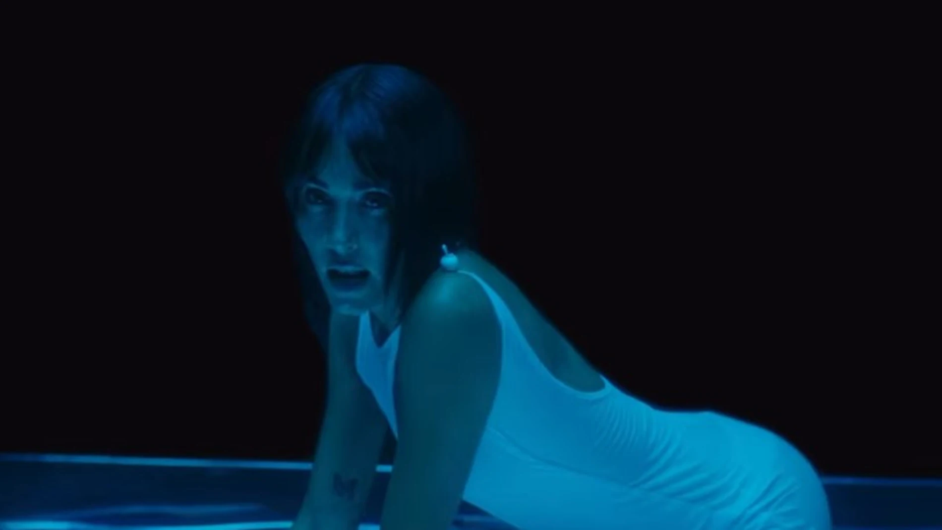 Aitana, en el videoclip de 'Miamor', su colaboración con Rels B.