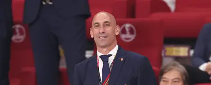 Luis Rubiales dimitirá este viernes como presidente de Real Federación Española de Fútbol. Luis Rubiales dimitirá este viernes como presidente de Real Federación Española de Fútbol.