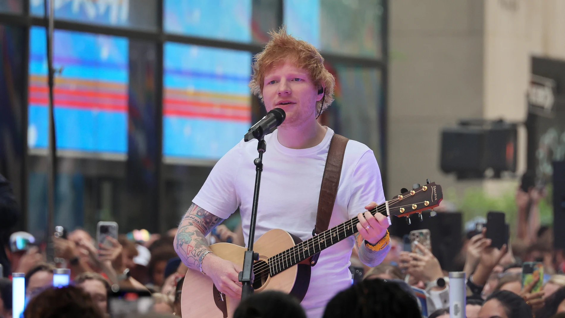 Ed Sheeran anuncia fecha de lanzamiento de su próximo disco 'Autumn Variations'. Ed Sheeran anuncia fecha de lanzamiento de su próximo disco 'Autumn Variations'.