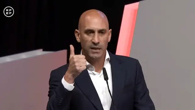 La RFEF responde a las jugadoras con un comunicado en el que tratan de probar que Jenni Hermoso sí alzó a Rubiales: "El Sr. presidente no miente"