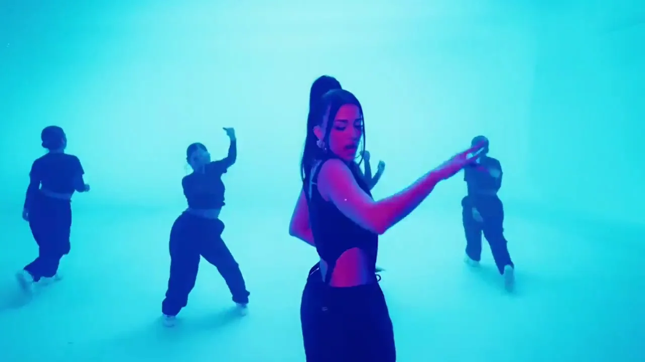 Alaina Castillo encuentra su sonido con su último disco 'malos hábitos': "Mi música dance arregla mis dramas" Alaina Castillo encuentra su sonido con su último disco 'malos hábitos': "Mi música dance arregla mis dramas"
