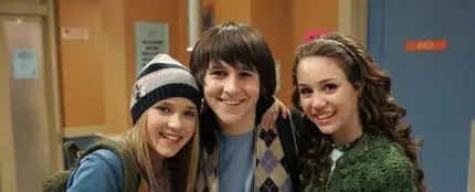 Mitchel Musso, en la serie 'Hannah Montana' junto a Miley Cyrus. Mitchel Musso, en la serie 'Hannah Montana' junto a Miley Cyrus.