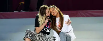 Miley Cyrus y Ariana Grande Miley Cyrus y Ariana Grande