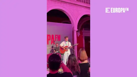 DePol cantó 'La Flaca' de Jarabe de Palo en Sevilla DePol cantó 'La Flaca' de Jarabe de Palo en Sevilla