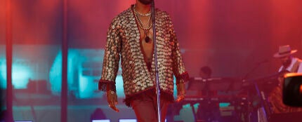 Quién es Usher, el cantante que actuará en el intermedio de la Super Bowl 2024