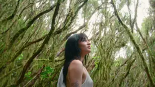 Natalia Lacunza muestra su lado más vulnerable en 'Verdadero', su última canción