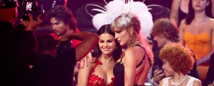 Selena Gomez y Taylor Swift en los MTV VMAs 2023