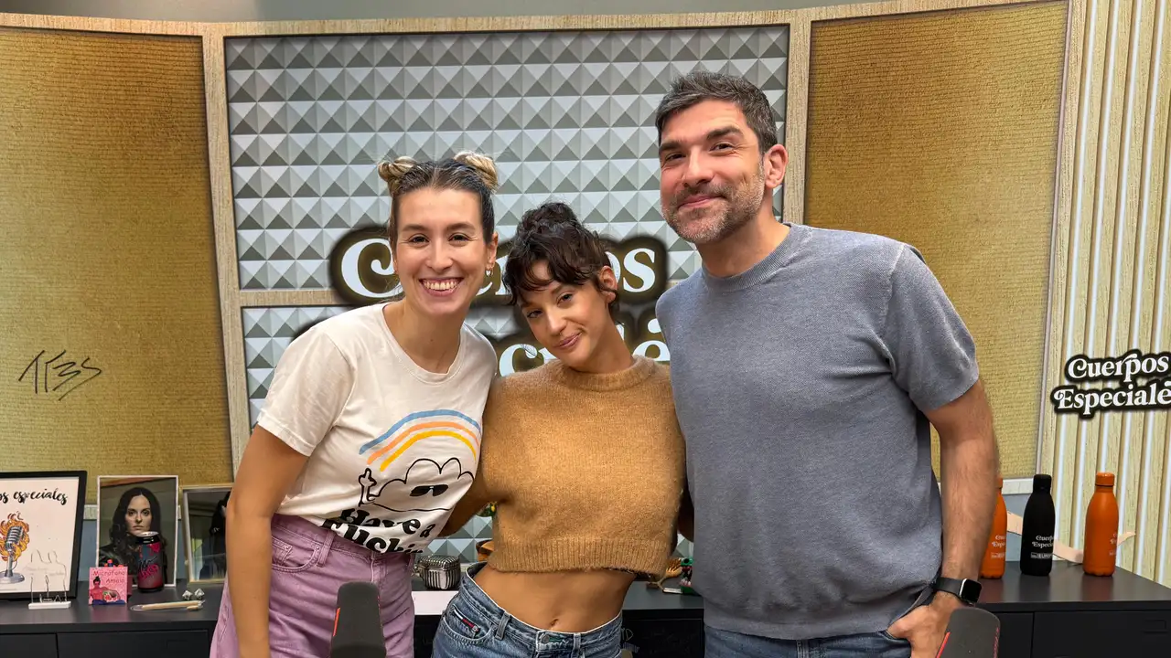 María Pedraza con Eva Soriano y Nacho García en 'Cuerpos especiales' María Pedraza con Eva Soriano y Nacho García en 'Cuerpos especiales'