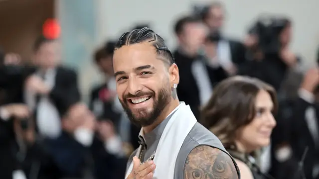 Maluma anuncia en pleno concierto que va a ser padre junto a su novia Susana Gomez