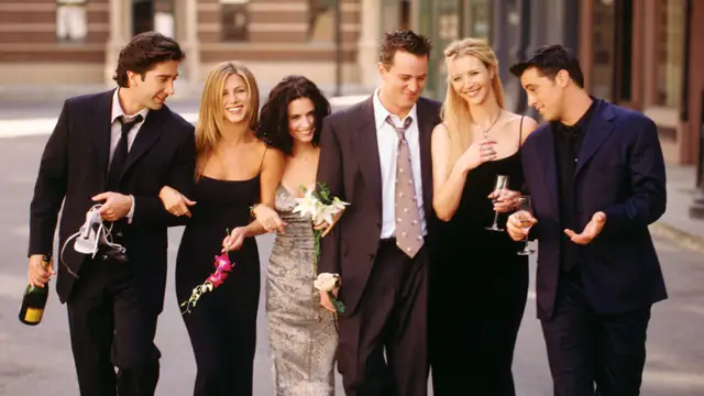 David Schwimmer, Jennifer Aniston, Courteney Cox, Matthew Perry, Lisa Kudrow y Matt LeBlanc, en una imagen promocional de 'Friends'.