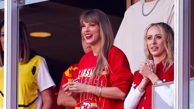 Taylor Swift, durante el partido de los Kansas City Chiefs contra Los Angeles Chargers el 22 de octubre de 2023 en Kansas City, Missouri.