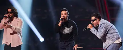 Luis Fonsi y sus asesores, Cali y el Dandee, ponen a bailar el plató de La Voz con Yo te esperaré Luis Fonsi y sus asesores, Cali y el Dandee, ponen a bailar el plató de La Voz con Yo te esperaré