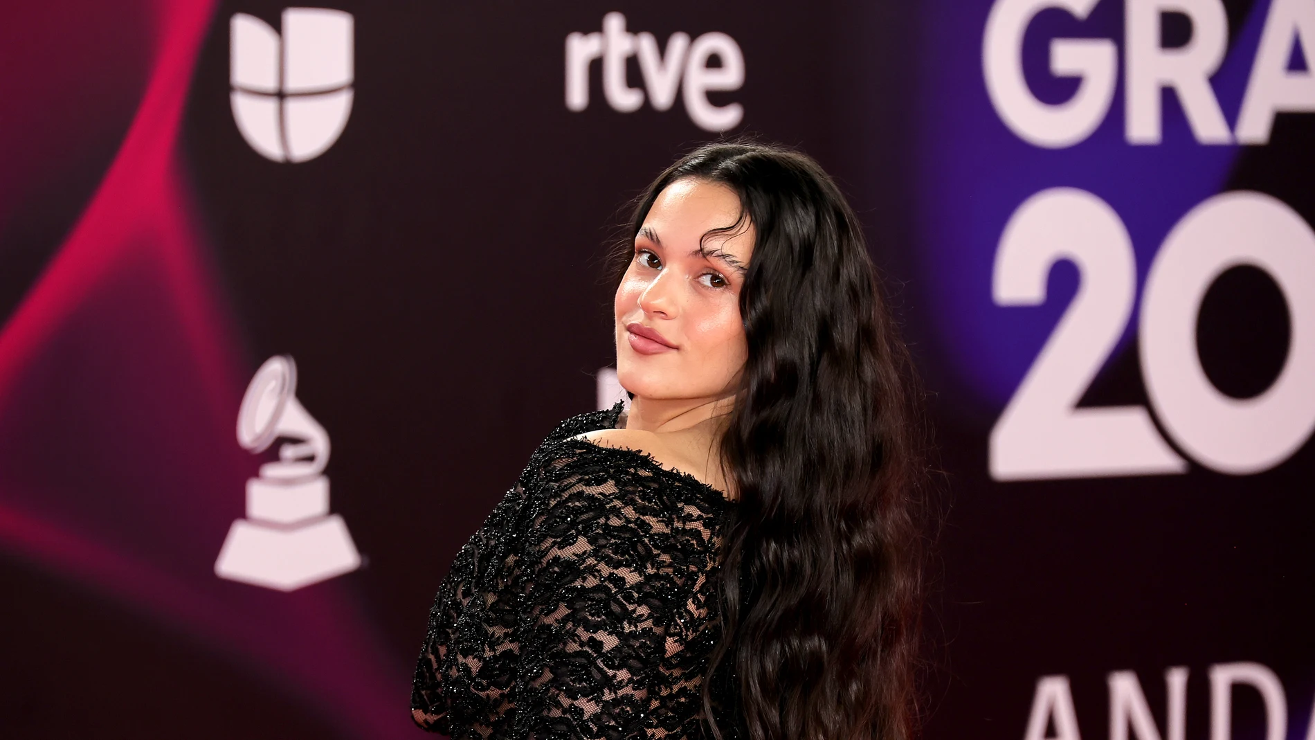 Rosalia, de cerca en los Latin Grammy 2023.