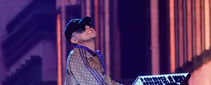 El productor argentino Bizarrap, durante su actuación en los Latin Grammy 2023. El productor argentino Bizarrap, durante su actuación en los Latin Grammy 2023.