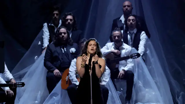 Rosalía, en su actuación de los Latin Grammy 2023.