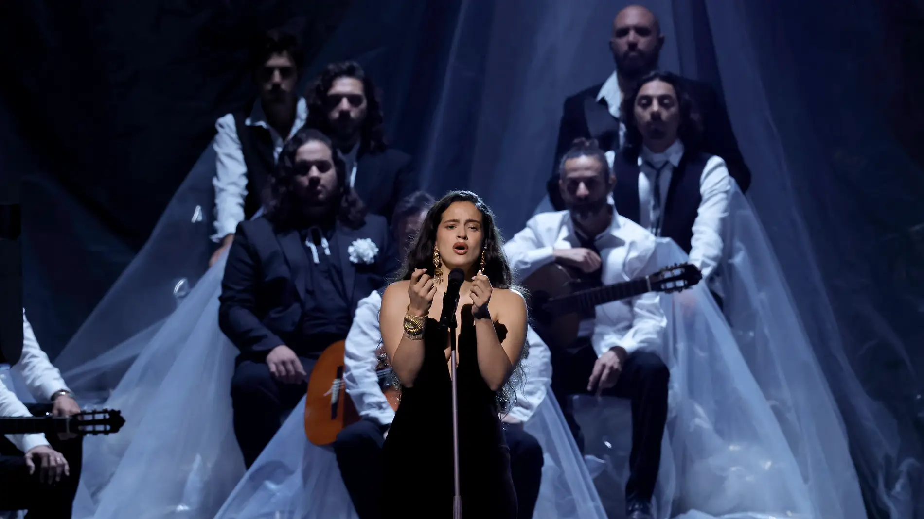 Rosalía, en su actuación de los Latin Grammy 2023. Rosalía, en su actuación de los Latin Grammy 2023.