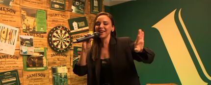 Chenoa interpreta en directo en TMES 'Bailar contigo'.