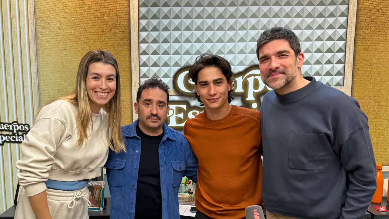 Juan Antonio Bayona y Enzo Vogrincic visitan 'Cuerpos especiales'. Juan Antonio Bayona y Enzo Vogrincic visitan 'Cuerpos especiales'.