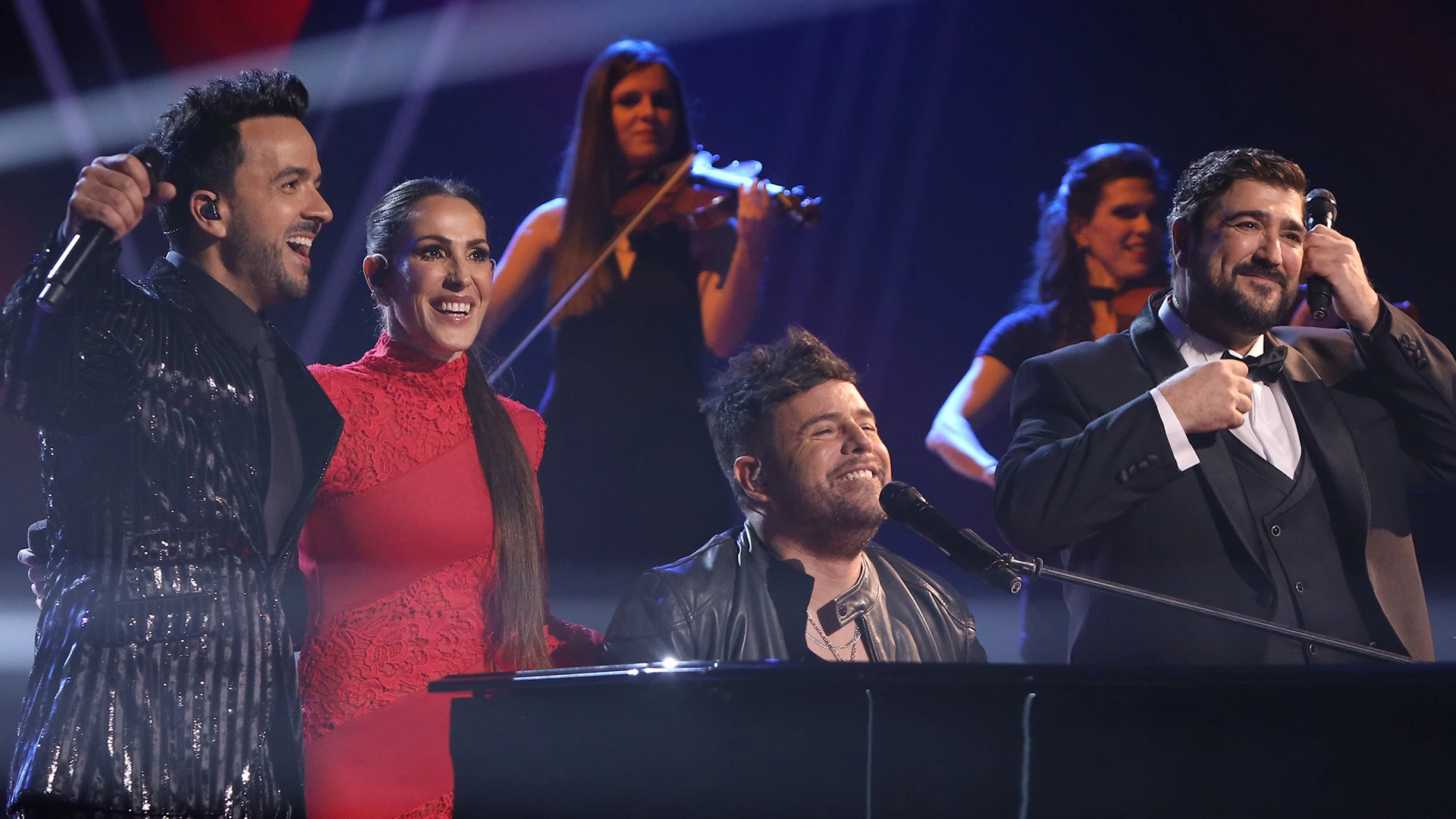 Pablo López, Malú, Luis Fonsi y Antonio Orozco festejan la Gran Final de La Voz con La mejor noche de mi vida Pablo López, Malú, Luis Fonsi y Antonio Orozco festejan la Gran Final de La Voz con La mejor noche de mi vida