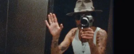 Leiva estrena su vídeo más íntimo (y vintage) para su nueva canción 'Sashimi' Leiva estrena su vídeo más íntimo (y vintage) para su nueva canción 'Sashimi'