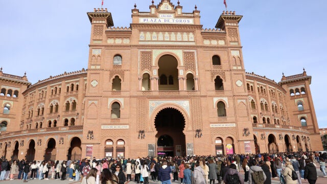 Colas interminables en la plaza de Las Ventas de Madrid 