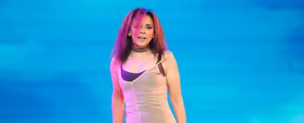 Chenoa saca su lado más salvaje con una emocionante coreografía sobre la Plataforma giratoria Chenoa saca su lado más salvaje con una emocionante coreografía sobre la Plataforma giratoria