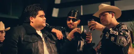 Maluma, Octavio Cuadras y Grupo Marca Registrada en 'Bling Bling' Maluma, Octavio Cuadras y Grupo Marca Registrada en 'Bling Bling'