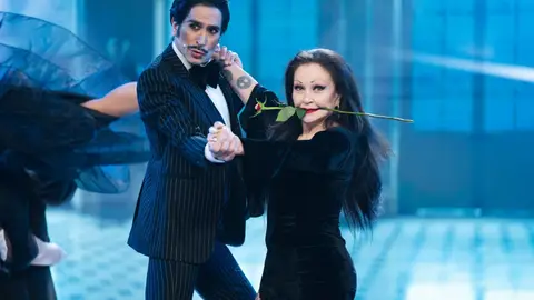 La fantasía de Mario Vaquerizo y Alaska convertidos en la Familia Addams La fantasía de Mario Vaquerizo y Alaska convertidos en la Familia Addams