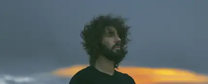 Mikel Izal, en la portada del disco 'El miedo y el paraíso' Mikel Izal, en la portada del disco 'El miedo y el paraíso'