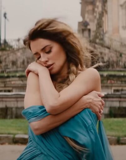 Penelope Cruz protagoniza el videoclip de '313', la nueva canción del rapero Residente.