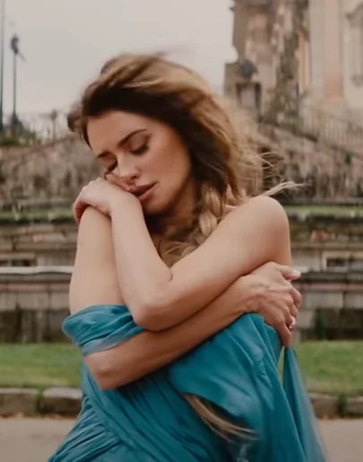 Penelope Cruz protagoniza el videoclip de '313', la nueva canción del rapero Residente. Penelope Cruz protagoniza el videoclip de '313', la nueva canción del rapero Residente.