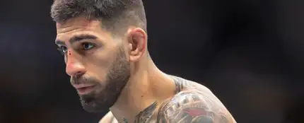 Ilia Topuria, durante su pelea contra el australiano Alexander Volkanovski Ilia Topuria, durante su pelea contra el australiano Alexander Volkanovski