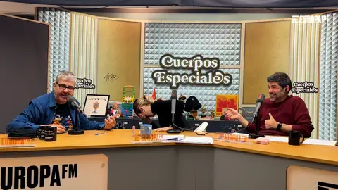 Surrealismo en la entrevista de Florentino Fernández en Cuerpos especiales Surrealismo en la entrevista de Florentino Fernández en Cuerpos especiales