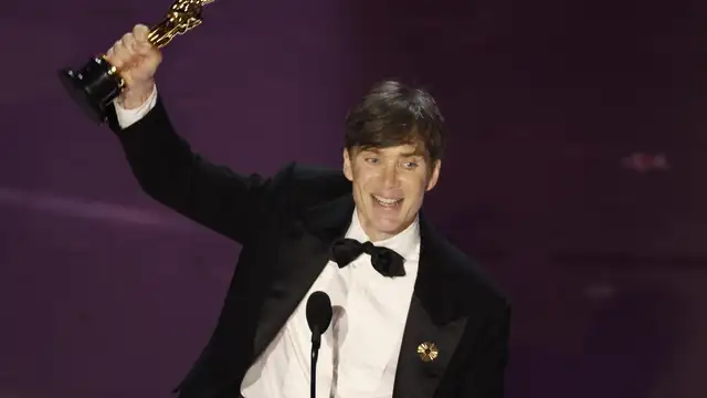 El actor Cillian Murphy recoge el premio Oscar por su actuación en 'Oppenheimer'