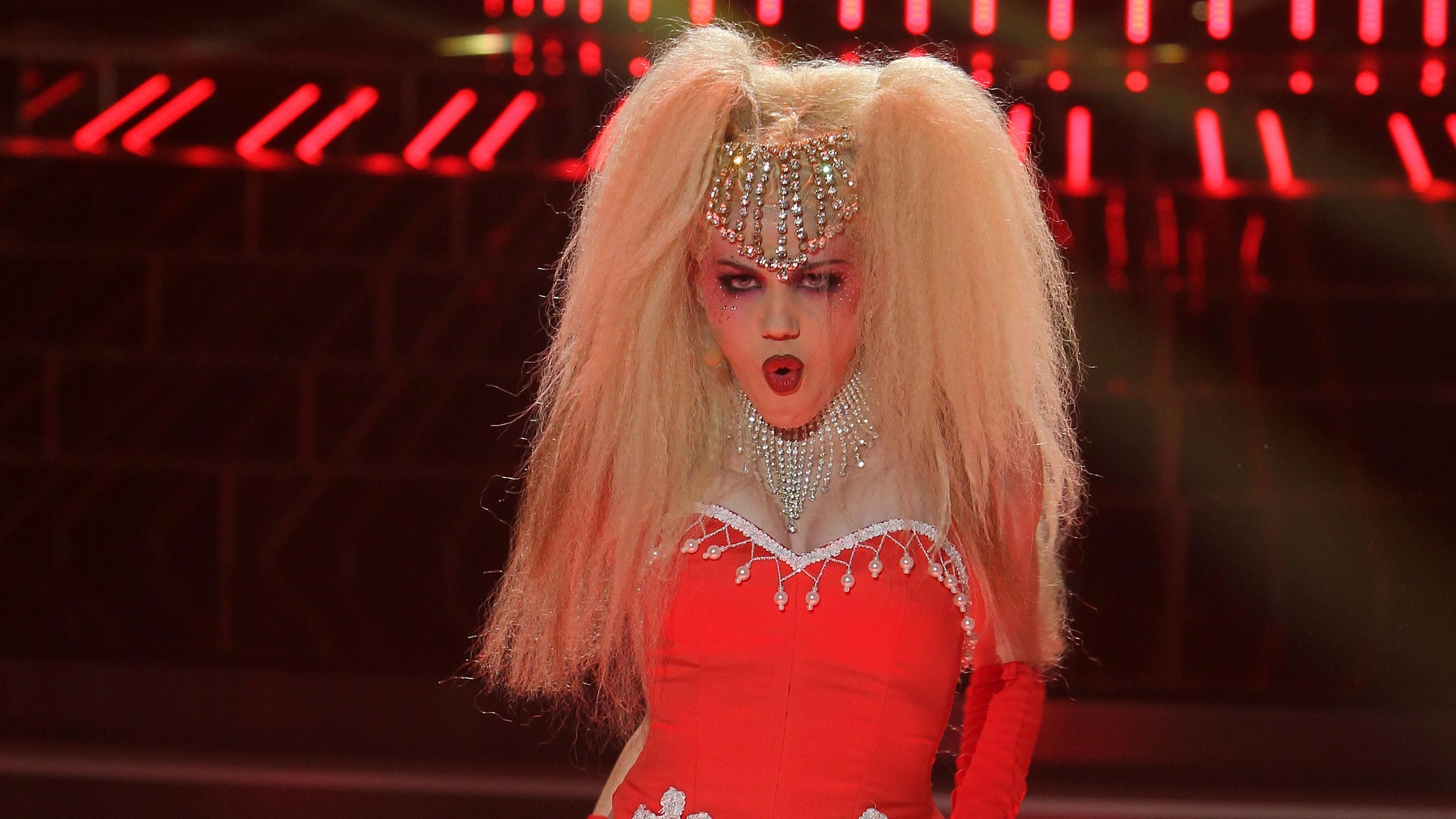 Angy imita a Christina Aguilera