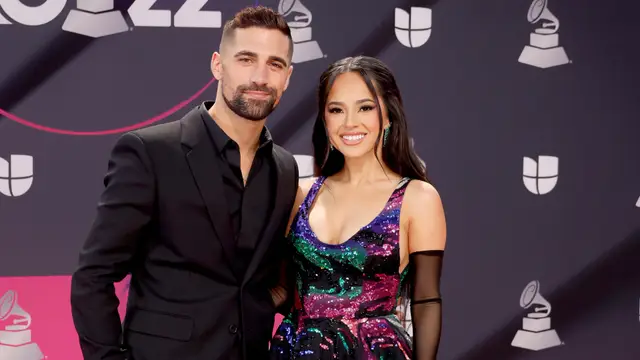 Sebastian Lletget y Becky G