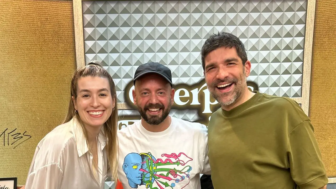 Chema Ruiz, vocalista de Trötegalôpe, con Eva Soriano y Nacho García: Chema Ruiz, vocalista de Trötegalôpe, con Eva Soriano y Nacho García: