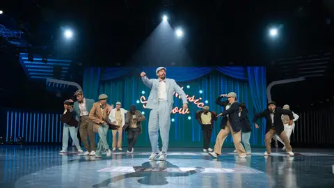 Adrián Lastra monta el lío bailando al ritmo de Soul Adrián Lastra bailando al ritmo de Soul en el plató de El Desafío