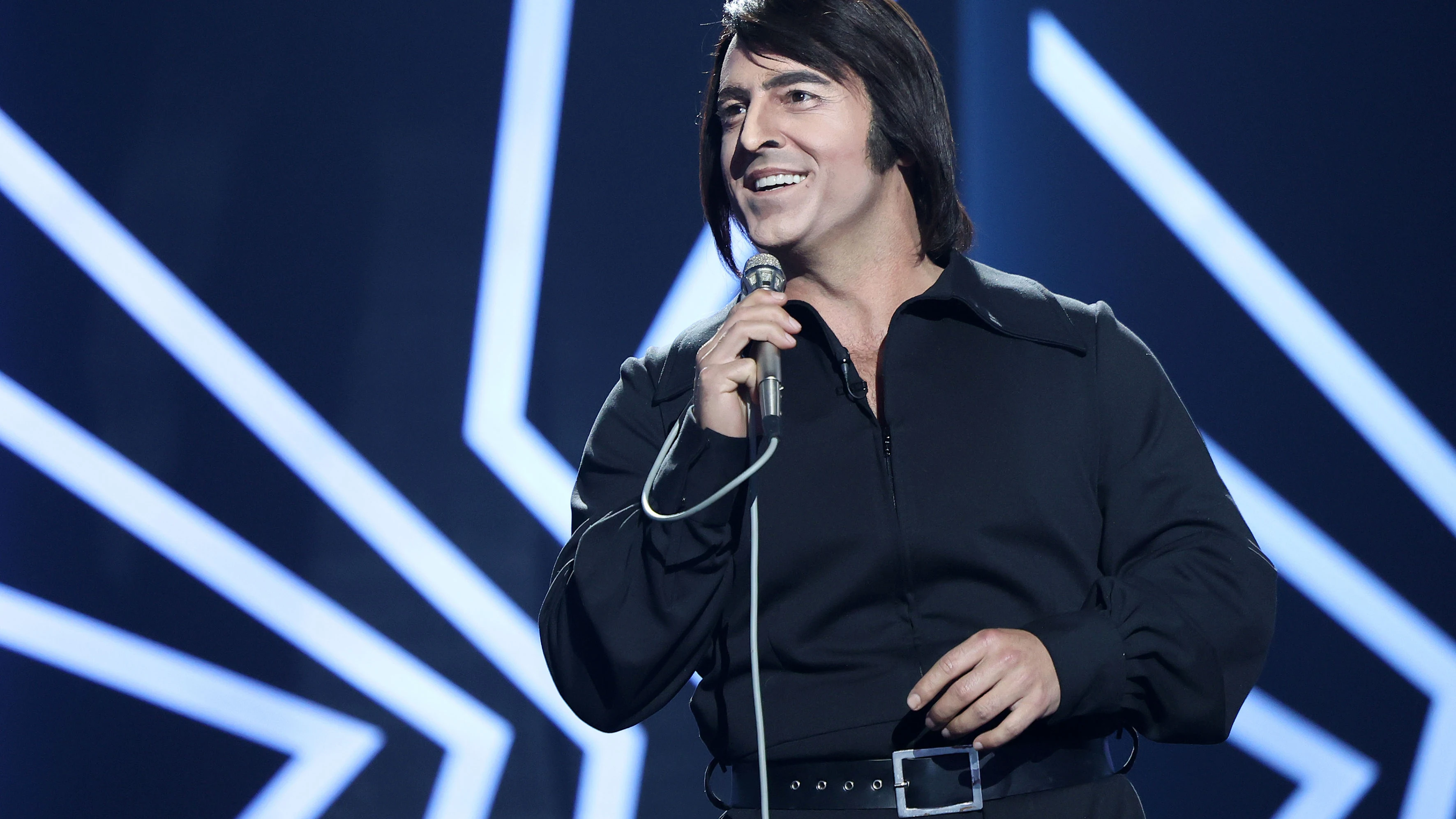 David Bustamante se entrega como Nino Bravo presumiendo de ‘Mi tierra’