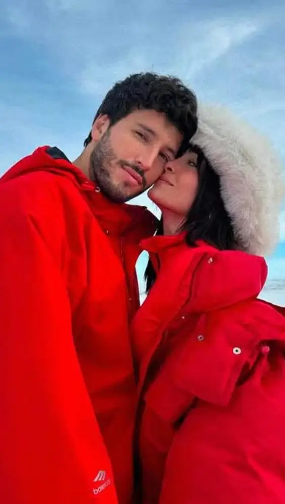 Sebastián Yatra y Aitana, en el rodaje de 'Akureyri'. Sebastián Yatra y Aitana, en el rodaje de 'Akureyri'.