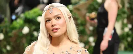 De Karol G como un elfo a Lana del Rey con ramas y velo: los artistas y cantantes de la MET Gala De Karol G como un elfo a Lana del Rey con ramas y velo: los artistas y cantantes de la MET Gala