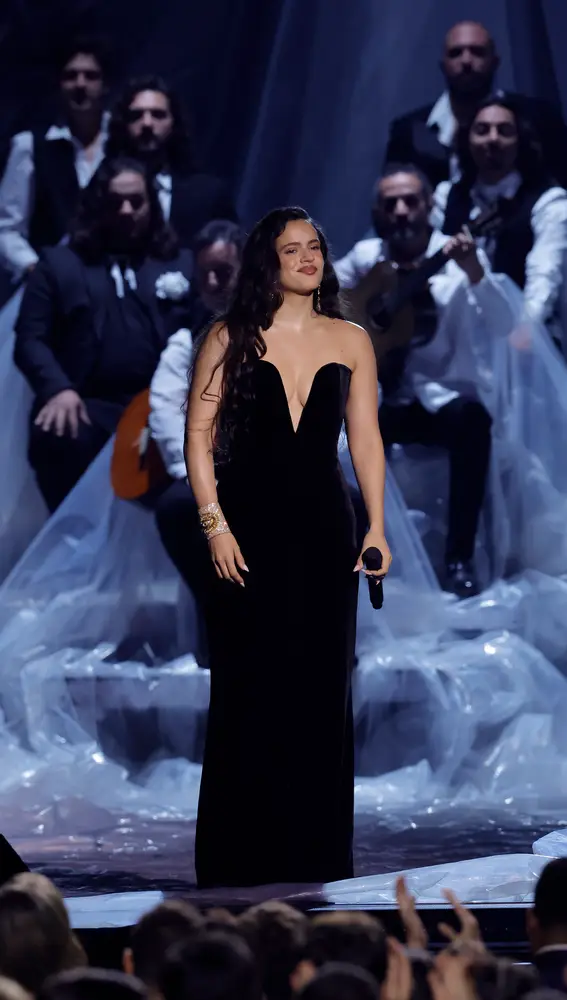 Rosalía en los Latin Grammy 2023 Rosalía en los Latin Grammy 2023