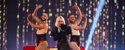 Nebulossa, durante la actuación en la final de Eurovisión 2024. Nebulossa, durante la actuación en la final de Eurovisión 2024.