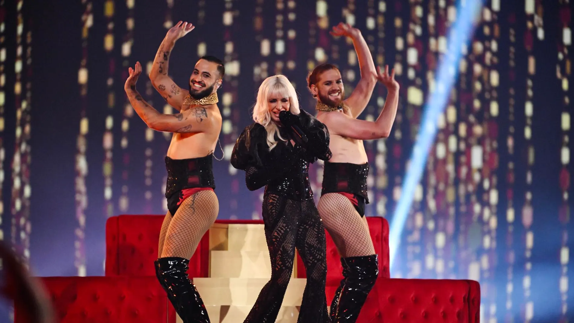 Nebulossa, durante la actuación en la final de Eurovisión 2024. Nebulossa, durante la actuación en la final de Eurovisión 2024.