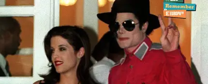 Lisa Marie Presley y Michael Jackson, en una imagen de 1994. Lisa Marie Presley y Michael Jackson, en una imagen de 1994.