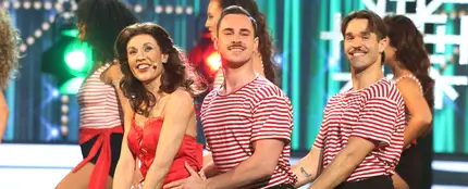 Raquel Sánchez Silva monta el circo como Victoria Abril cantando ‘Cuando tú me besas’ Raquel Sánchez Silva monta el circo como Victoria Abril cantando ‘Cuando tú me besas’