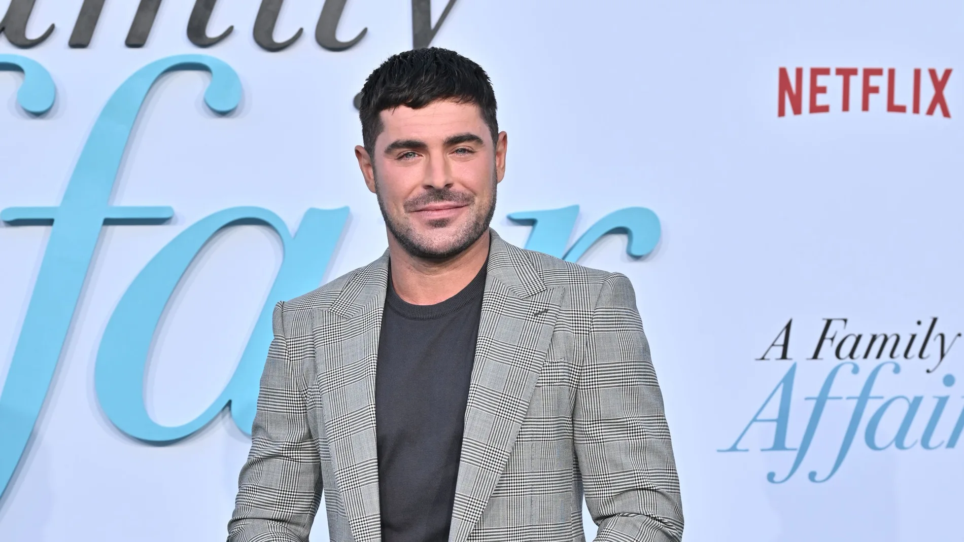 Zac Efron en la 'premiere' de la película 'Un asunto familiar' Zac Efron en la 'premiere' de la película 'Un asunto familiar'