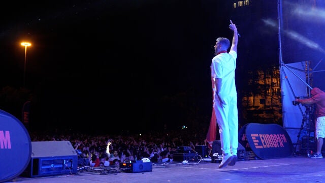Javi Sánchez en el escenario Europa FM en San Fermín