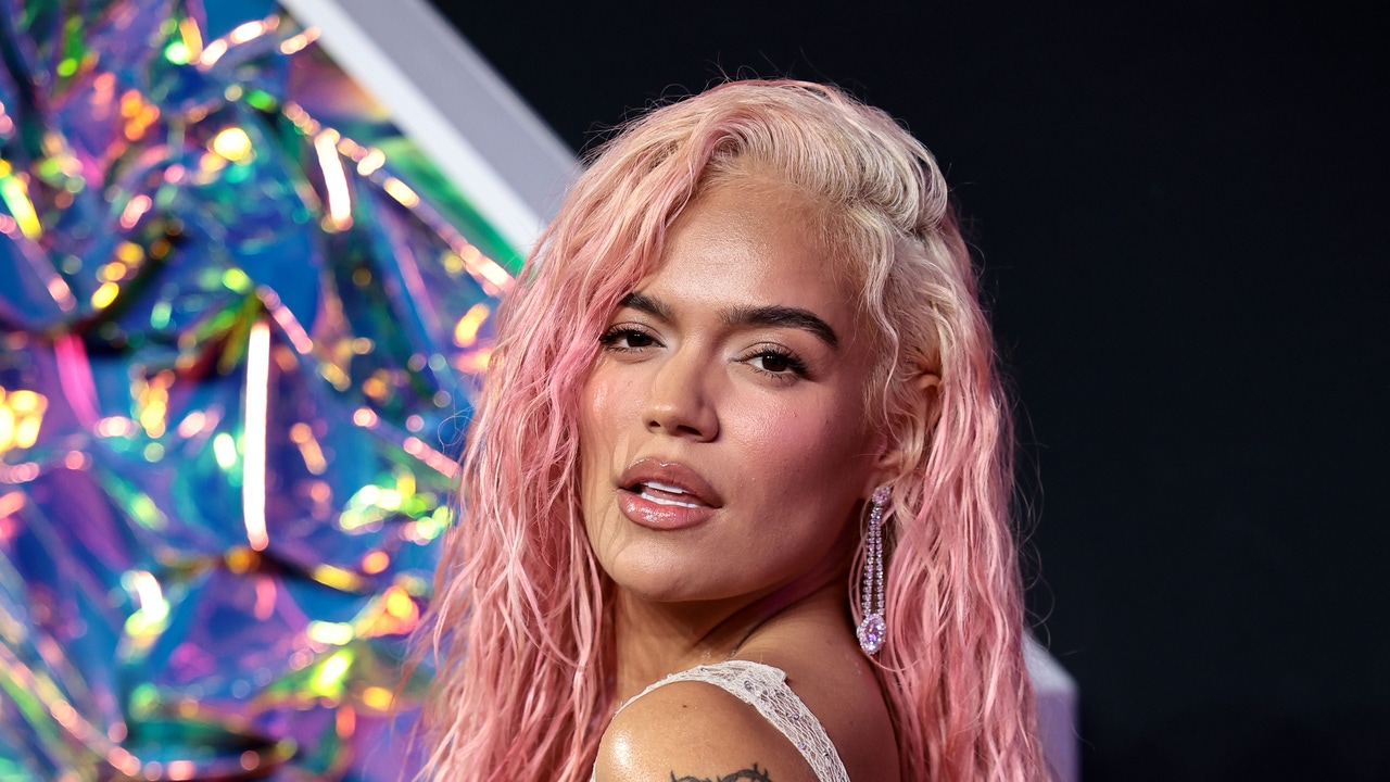 ¿Karol G cambia de estilo? Estas son las únicas imágenes desde su ...